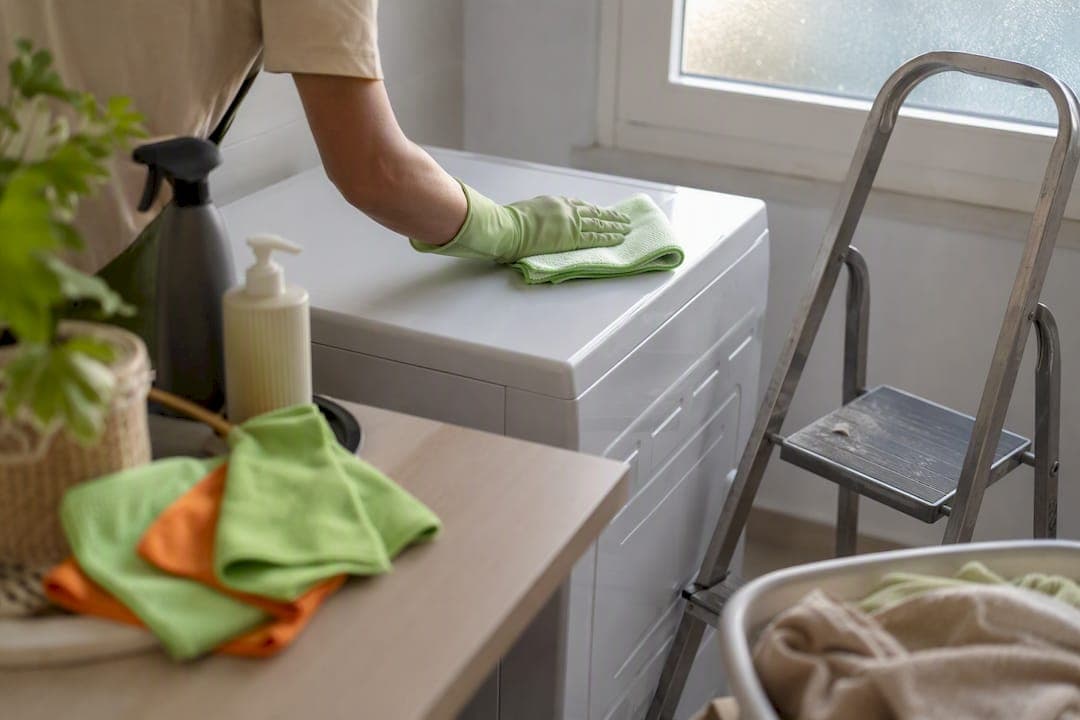 Move-in cleaning checklist: a room-by-room plan to follow